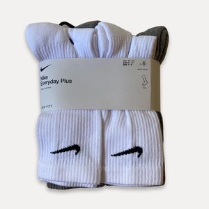 NIKE Everyday Plus Dri-Fit socks